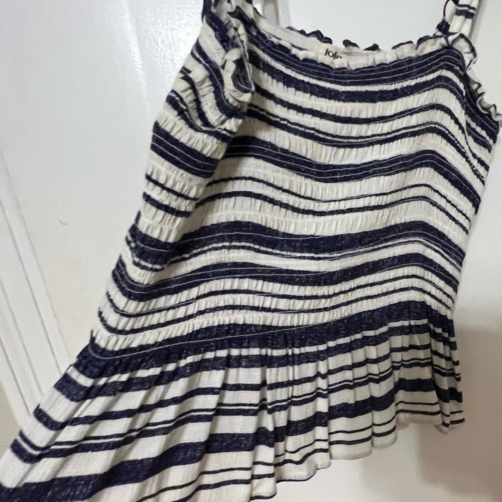 Cute little blue and white top! Small!